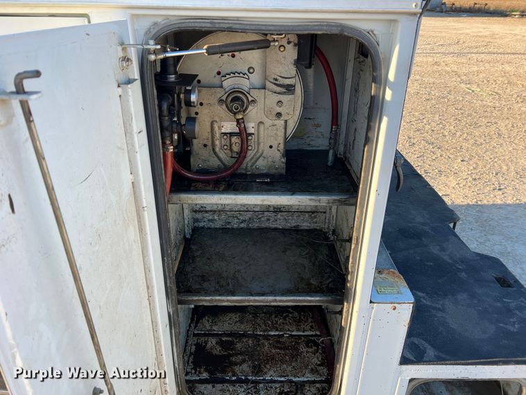 image for item MM9045 2003 Ford F550 Super Duty XL  utility / service truck