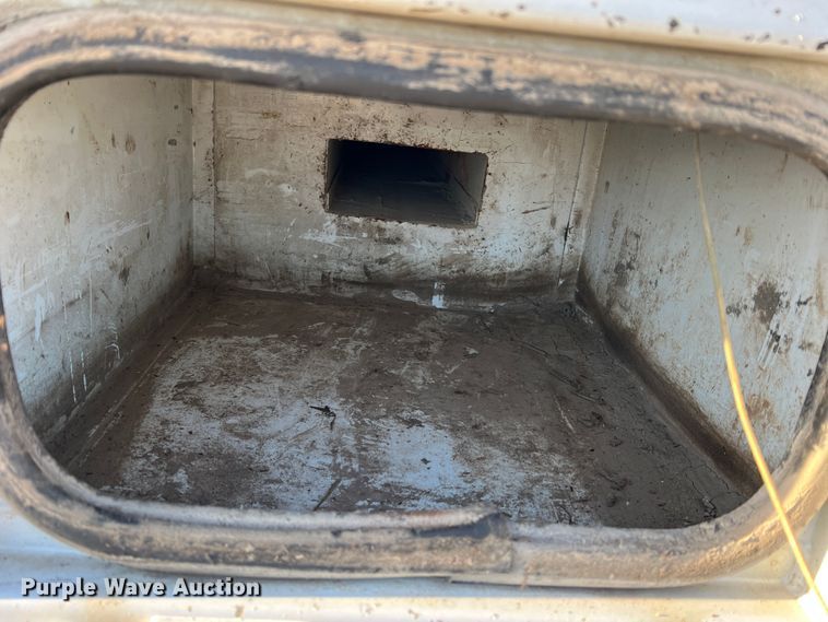 image for item MM9045 2003 Ford F550 Super Duty XL  utility / service truck