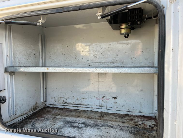 image for item MM9045 2003 Ford F550 Super Duty XL  utility / service truck