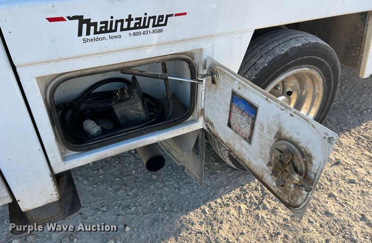 image for item MM9045 2003 Ford F550 Super Duty XL  utility / service truck