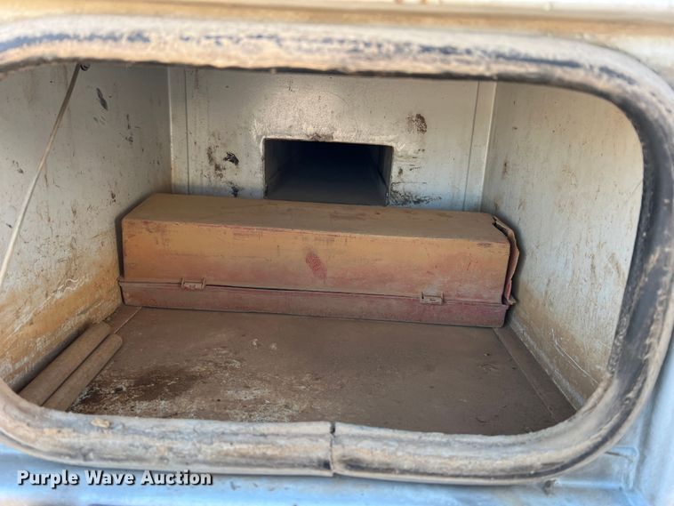 image for item MM9045 2003 Ford F550 Super Duty XL  utility / service truck