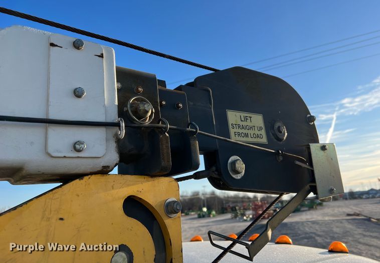 image for item MM9045 2003 Ford F550 Super Duty XL  utility / service truck