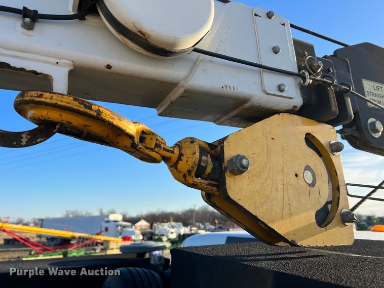 image for item MM9045 2003 Ford F550 Super Duty XL  utility / service truck