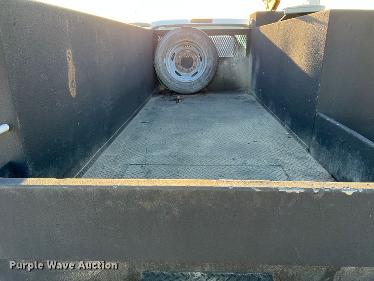 image for item MM9045 2003 Ford F550 Super Duty XL  utility / service truck