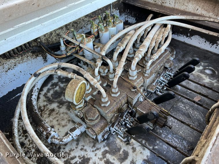 image for item MM9045 2003 Ford F550 Super Duty XL  utility / service truck