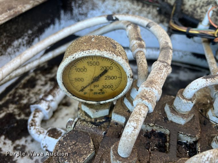 image for item MM9045 2003 Ford F550 Super Duty XL  utility / service truck