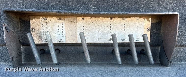 image for item MM9045 2003 Ford F550 Super Duty XL  utility / service truck