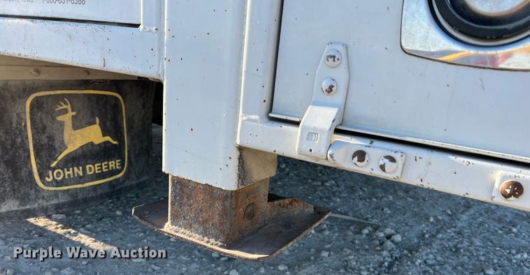 image for item MM9045 2003 Ford F550 Super Duty XL  utility / service truck