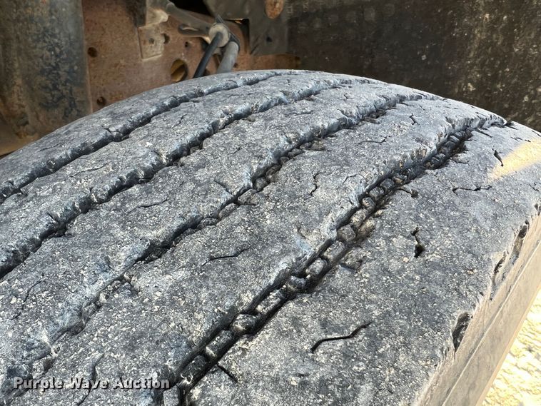 image for item MM9045 2003 Ford F550 Super Duty XL  utility / service truck