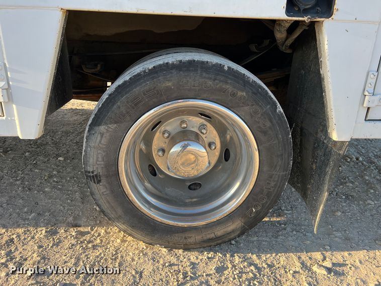 image for item MM9045 2003 Ford F550 Super Duty XL  utility / service truck