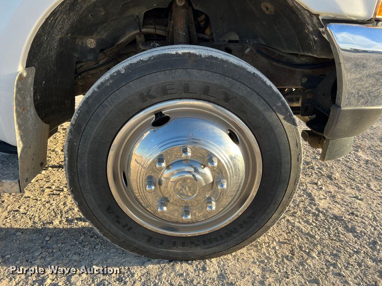 image for item MM9045 2003 Ford F550 Super Duty XL  utility / service truck