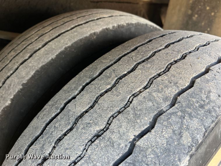 image for item MM9045 2003 Ford F550 Super Duty XL  utility / service truck