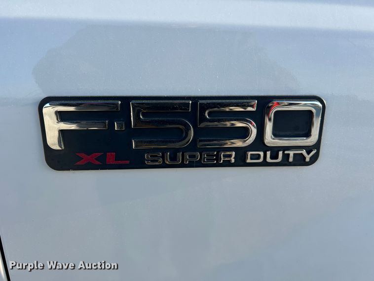 image for item MM9045 2003 Ford F550 Super Duty XL  utility / service truck