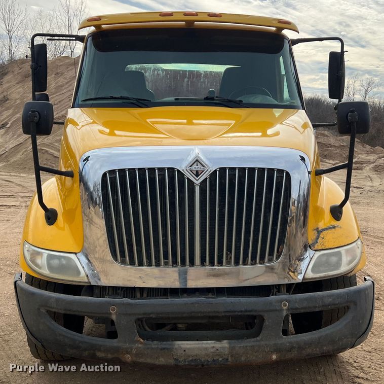 image for item MM9060 2006 International 8600  dump truck