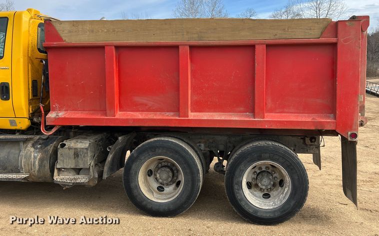 image for item MM9060 2006 International 8600  dump truck
