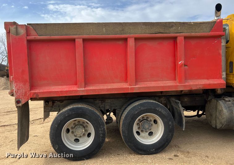 image for item MM9060 2006 International 8600  dump truck
