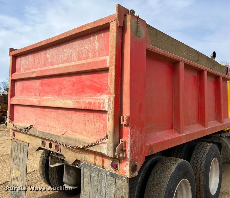 image for item MM9060 2006 International 8600  dump truck