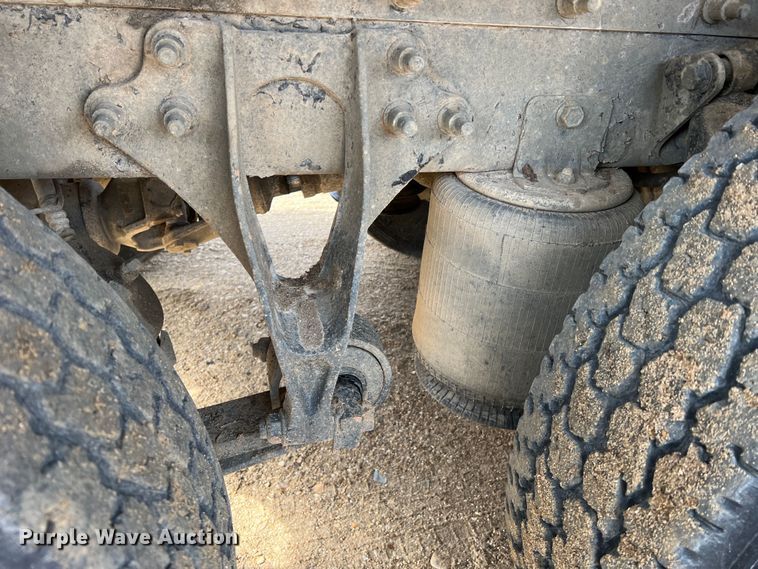 image for item MM9060 2006 International 8600  dump truck