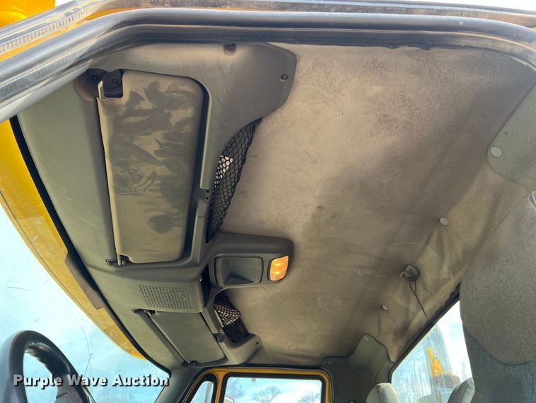 image for item MM9060 2006 International 8600  dump truck