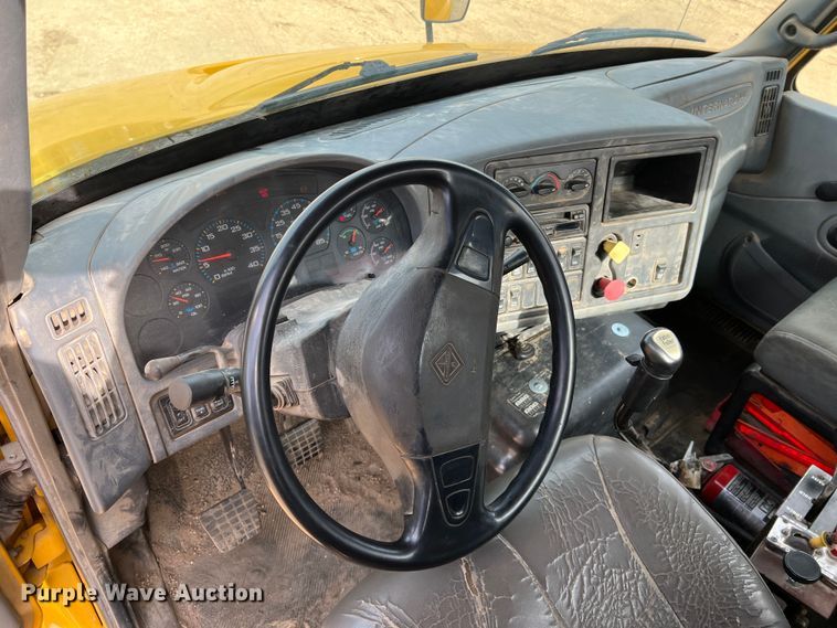 image for item MM9060 2006 International 8600  dump truck