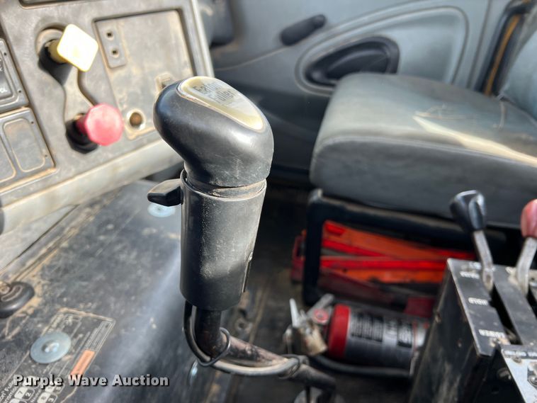 image for item MM9060 2006 International 8600  dump truck