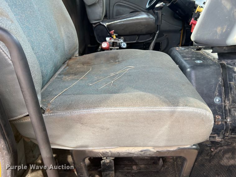 image for item MM9060 2006 International 8600  dump truck