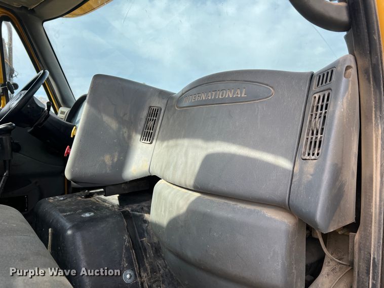 image for item MM9060 2006 International 8600  dump truck