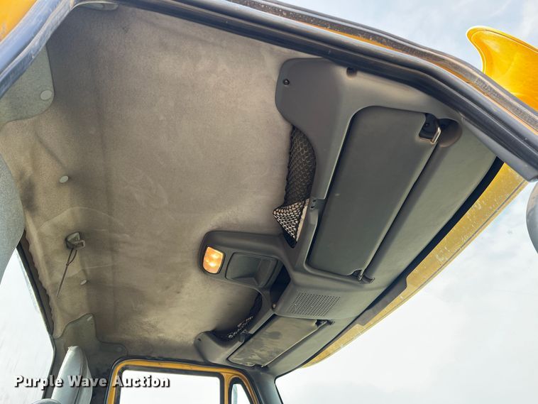 image for item MM9060 2006 International 8600  dump truck