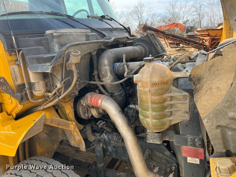 image for item MM9060 2006 International 8600  dump truck