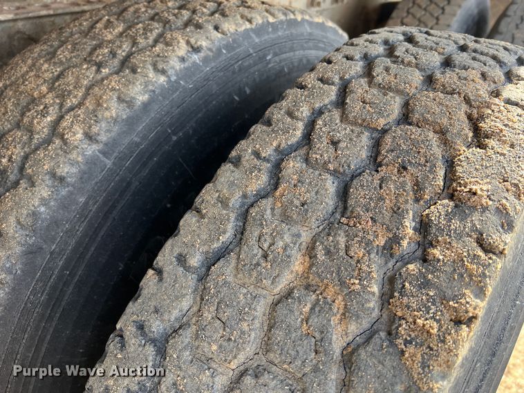 image for item MM9060 2006 International 8600  dump truck