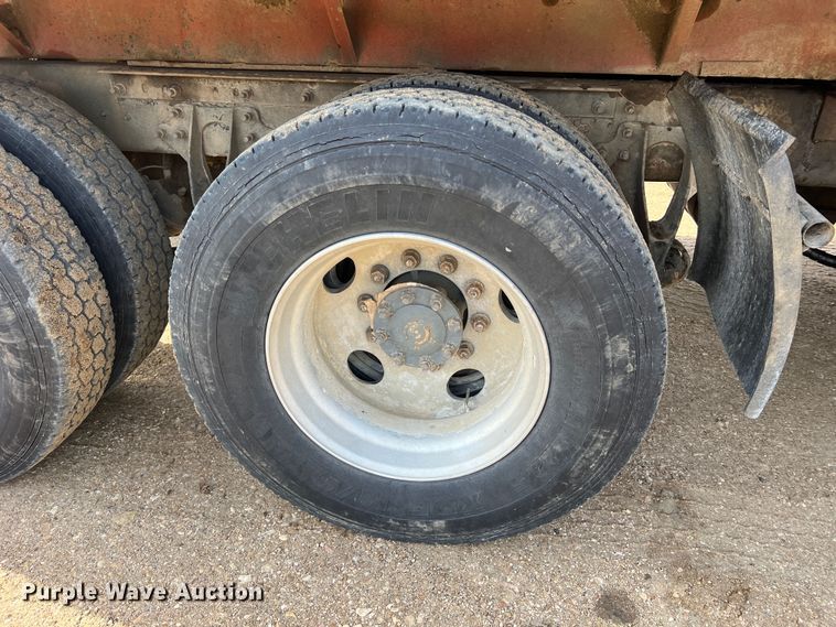 image for item MM9060 2006 International 8600  dump truck