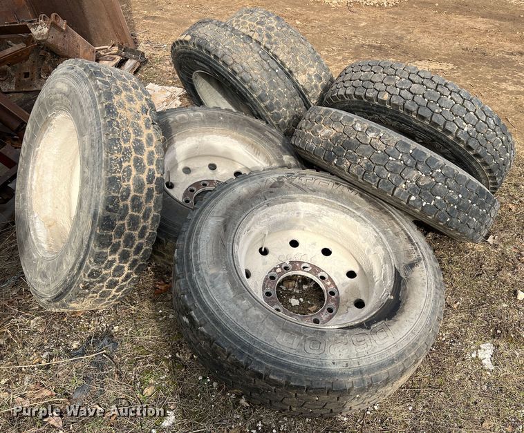 image for item MM9061 (8) tires and wheels