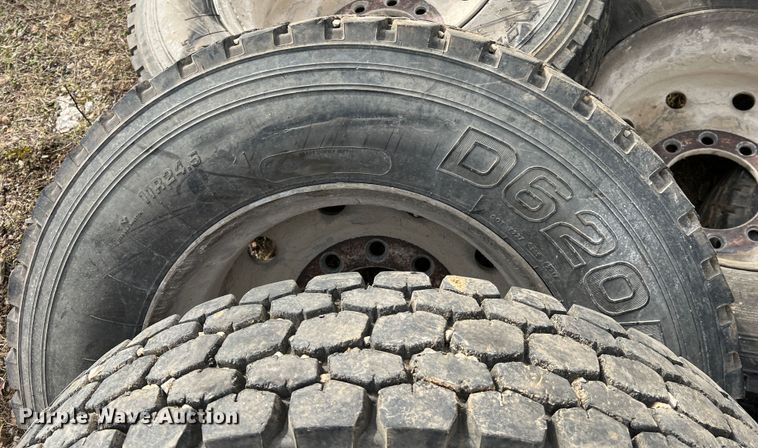 image for item MM9061 (8) tires and wheels