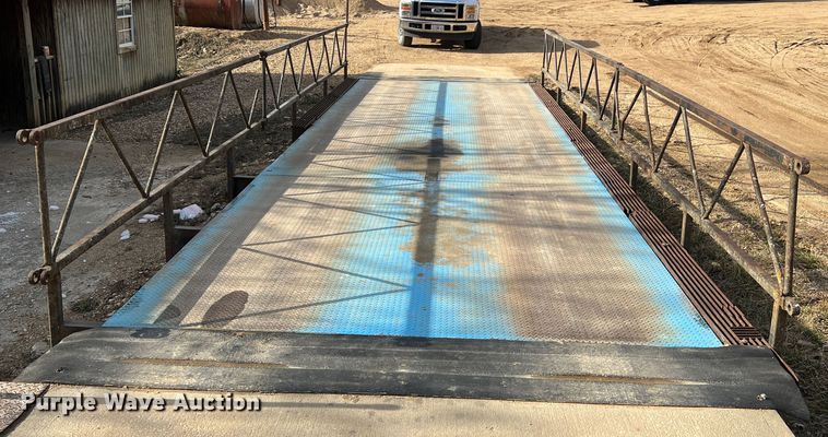 image for item MM9063 Avery Weigh-tronix BMS3510-70T  truck scale