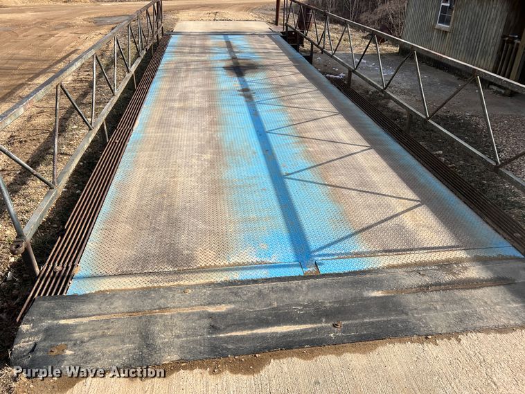 image for item MM9063 Avery Weigh-tronix BMS3510-70T  truck scale