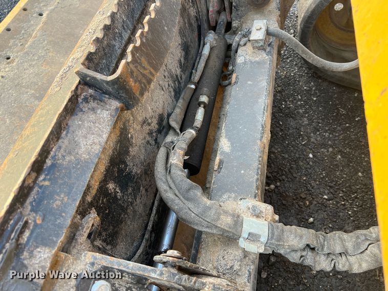 image for item MM9064 2019 Caterpillar 289D  tracked skid steer loader