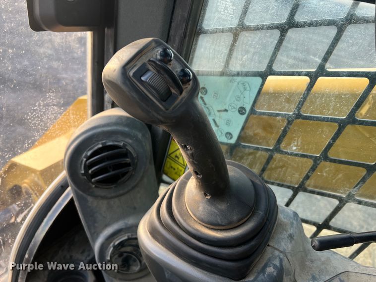 image for item MM9064 2019 Caterpillar 289D  tracked skid steer loader