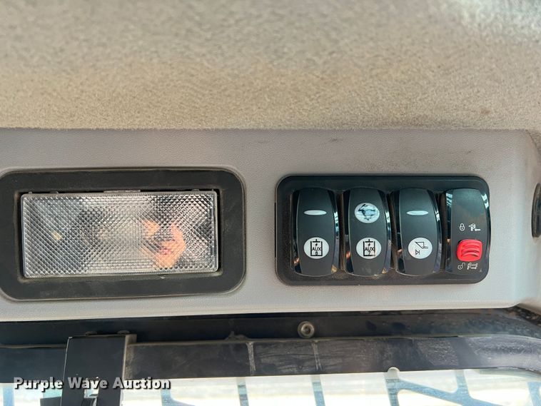 image for item MM9064 2019 Caterpillar 289D  tracked skid steer loader