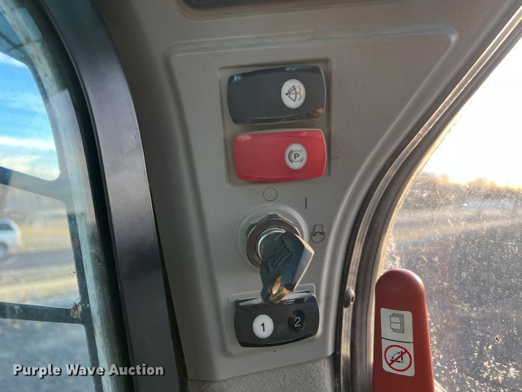 image for item MM9064 2019 Caterpillar 289D  tracked skid steer loader