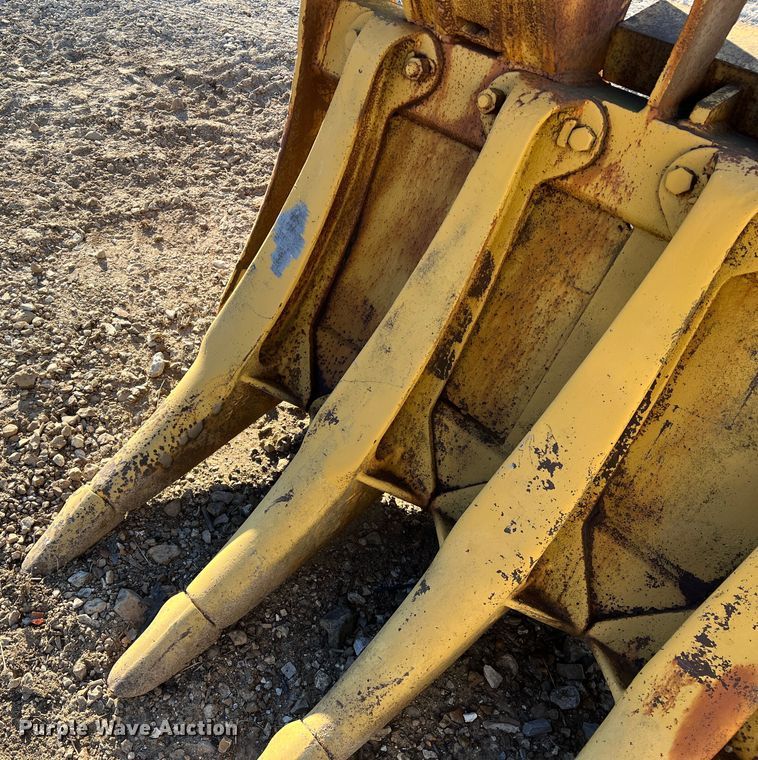 image for item MM9065 Fleco  dozer brush grapple