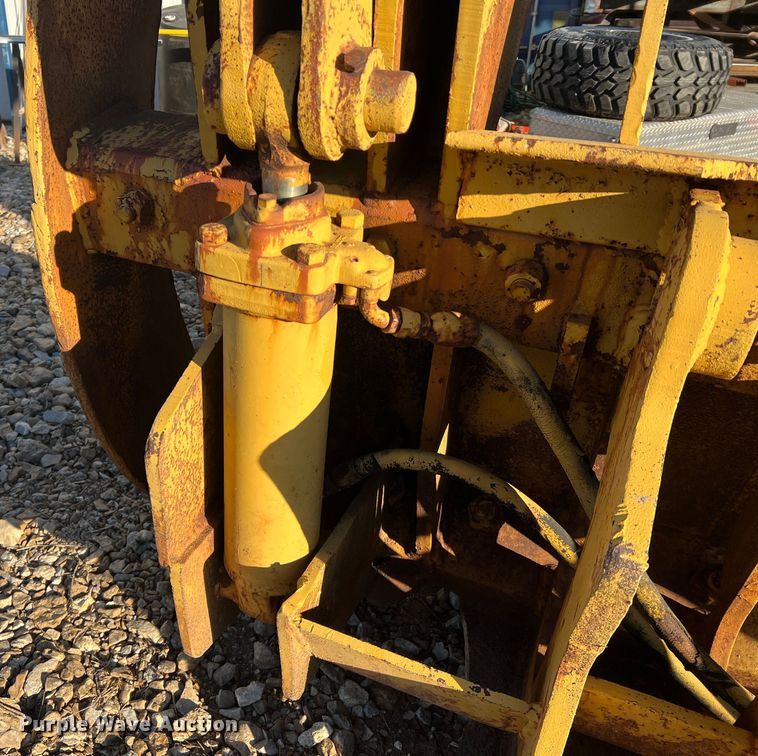 image for item MM9065 Fleco  dozer brush grapple