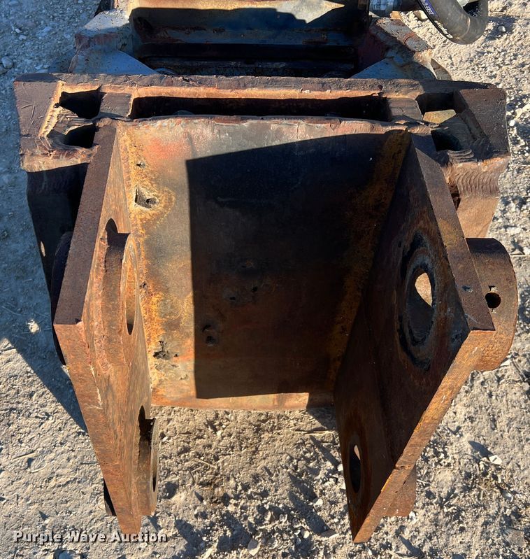 image for item MM9066 Breaker