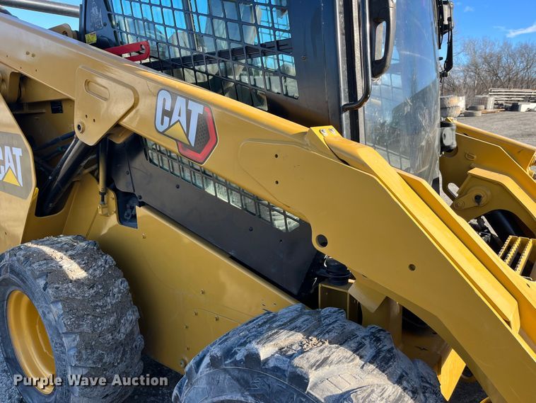 image for item MW9462 2015 Caterpillar 262D  skid steer loader