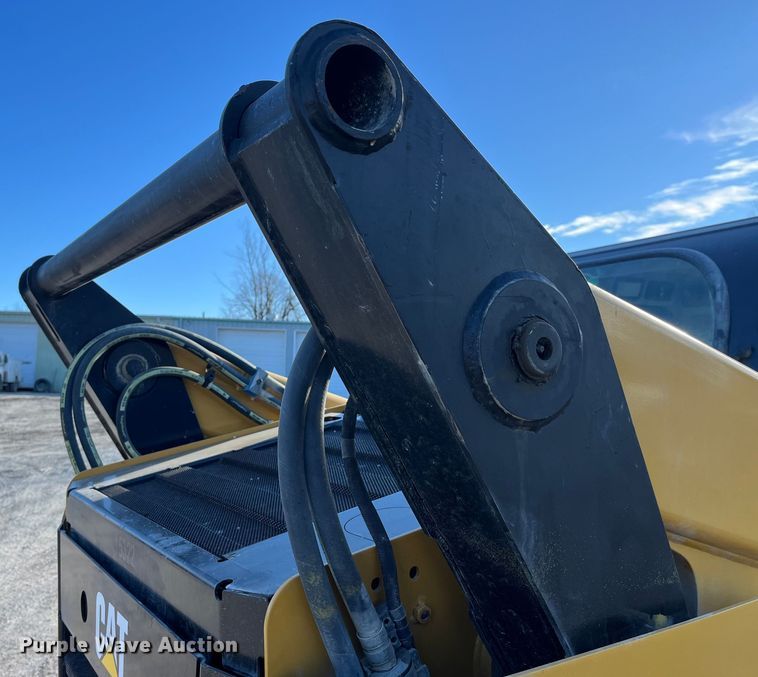 image for item MW9462 2015 Caterpillar 262D  skid steer loader