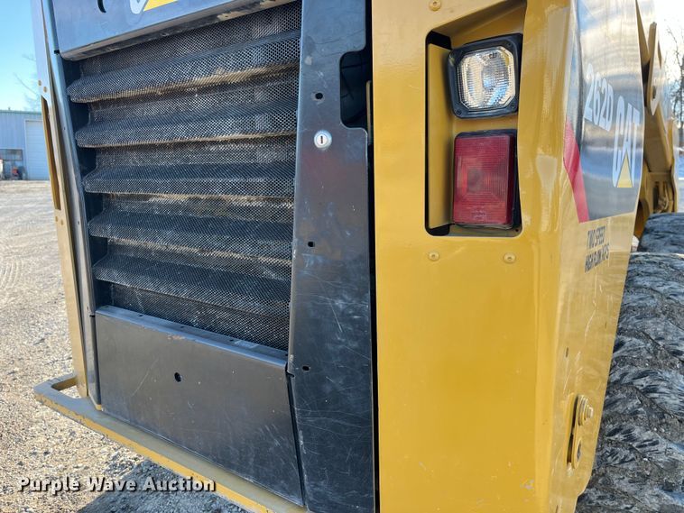 image for item MW9462 2015 Caterpillar 262D  skid steer loader