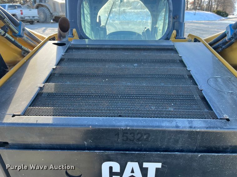 image for item MW9462 2015 Caterpillar 262D  skid steer loader