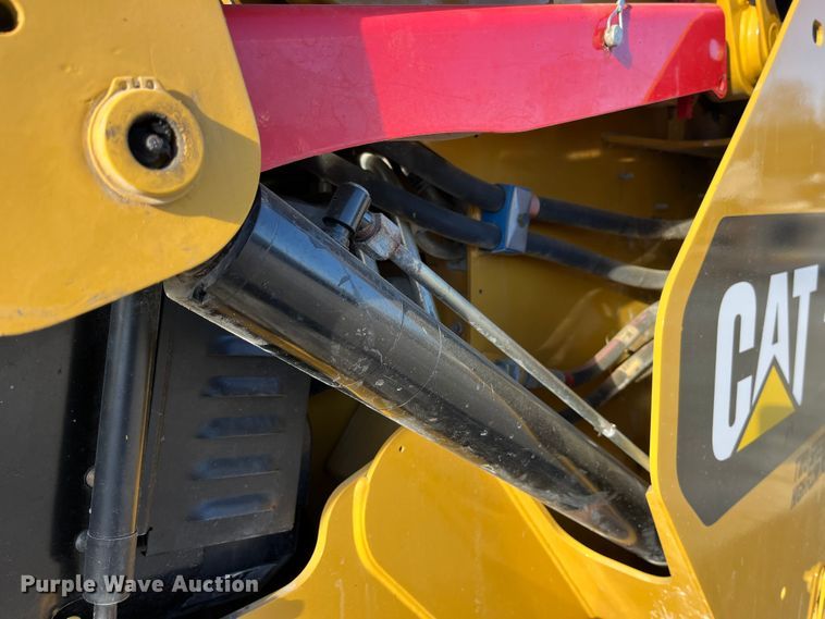 image for item MW9462 2015 Caterpillar 262D  skid steer loader