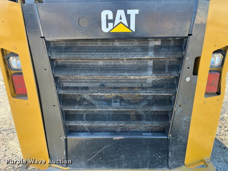 image for item MW9462 2015 Caterpillar 262D  skid steer loader