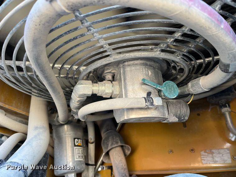 image for item MW9462 2015 Caterpillar 262D  skid steer loader