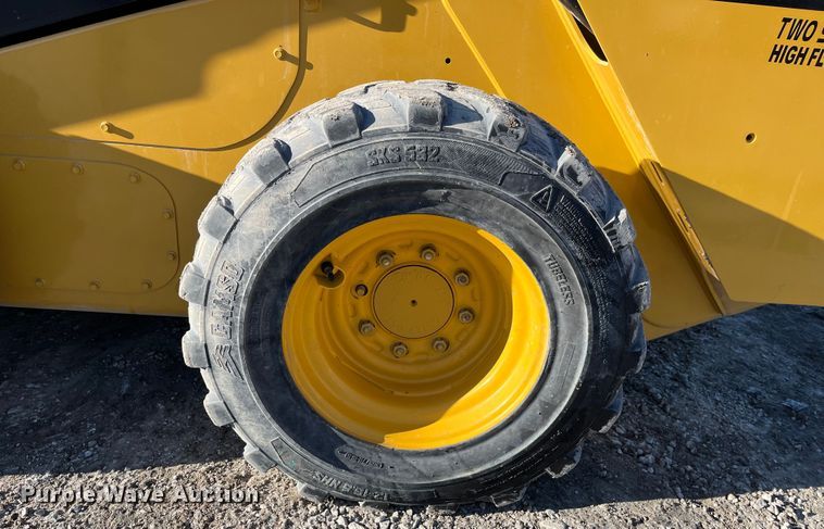 image for item MW9462 2015 Caterpillar 262D  skid steer loader